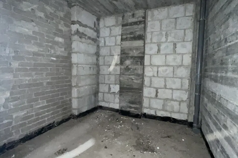 Продаётся 4-комнатная квартира, 191.4 м²