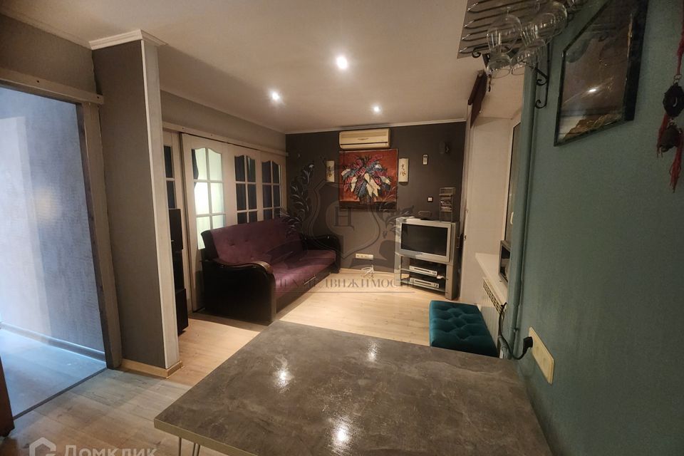 Сдаётся 2-комнатная квартира, 56 м²
