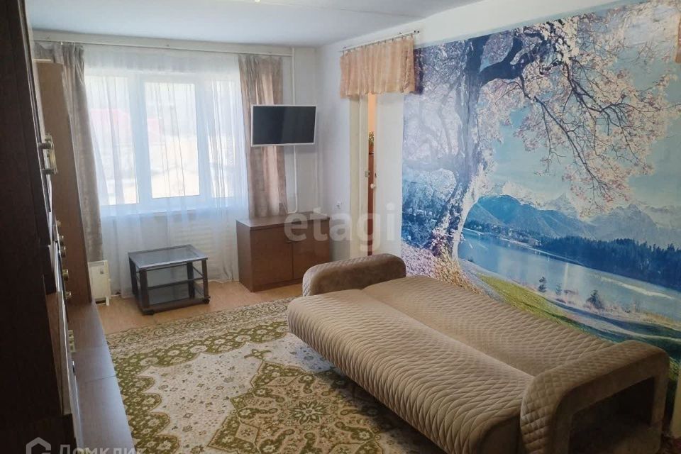 Продаётся 4-комнатная квартира, 64.7 м²