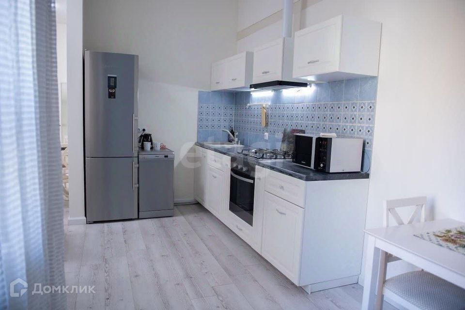 Сдаётся 2-комнатная квартира, 61.8 м²