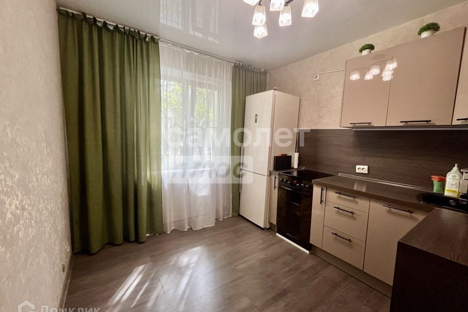 Продаётся 1-комнатная квартира, 39.7 м²