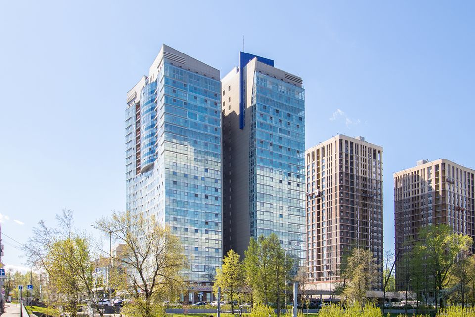 Продаётся 1-комнатная квартира, 71.7 м²
