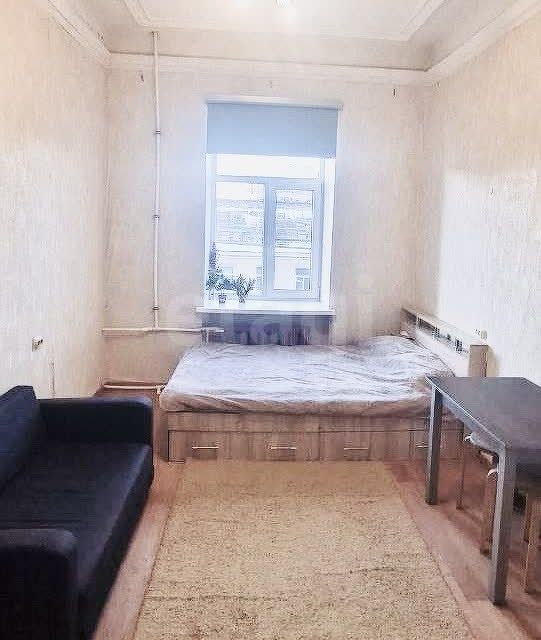 Продаётся комната в 4-комн. квартире, 100 м²