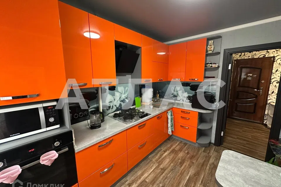 Продаётся 3-комнатная квартира, 69.5 м²