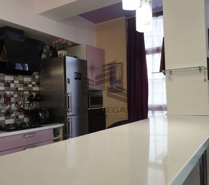 Сдаётся 2-комнатная квартира, 110 м²