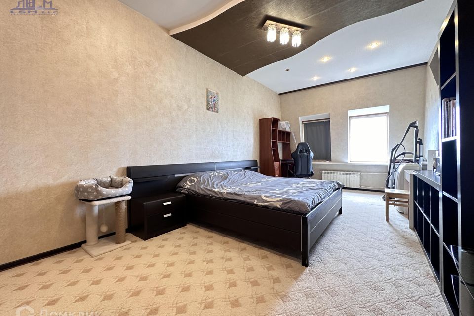 Продаётся 4-комнатная квартира, 124.2 м²
