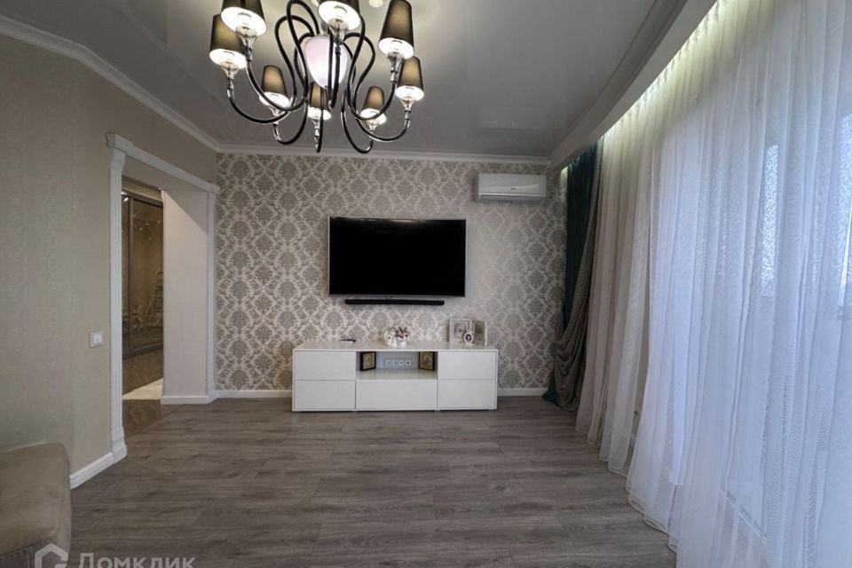Сдаётся 2-комнатная квартира, 79.7 м²