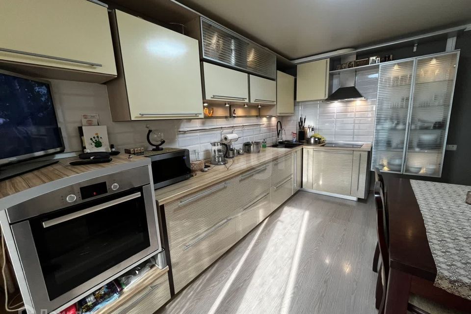 Продаётся 3-комнатная квартира, 91 м²