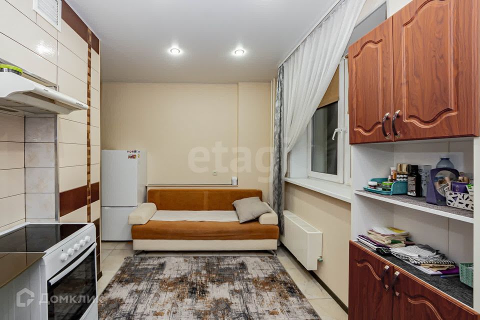 Продаётся 1-комнатная квартира, 42 м²