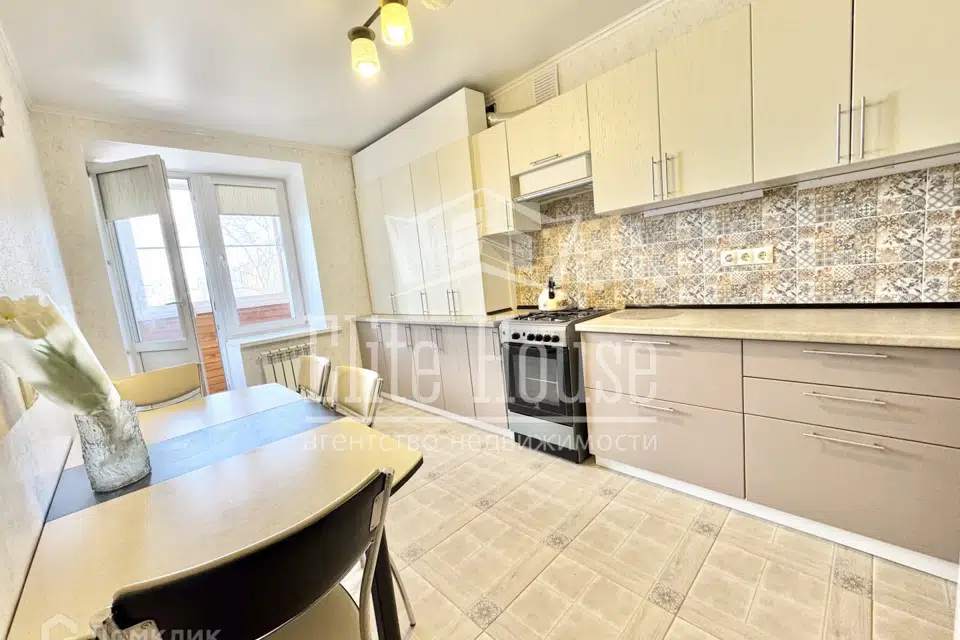 Продаётся 1-комнатная квартира, 41.3 м²