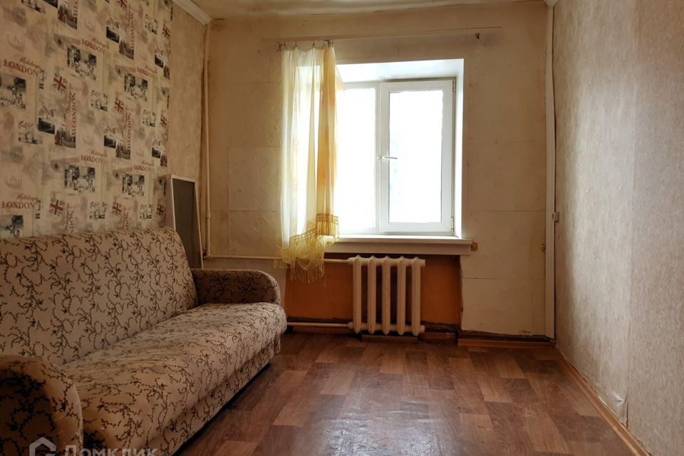 Продаётся комната в 5-комн. квартире, 10.8 м²