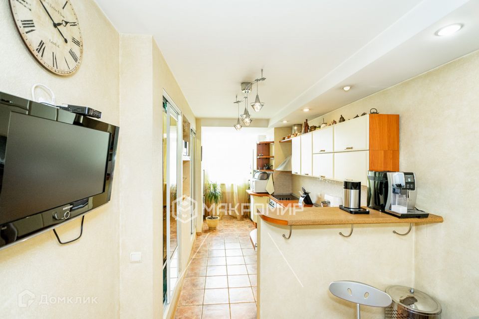 Продаётся 3-комнатная квартира, 102 м²
