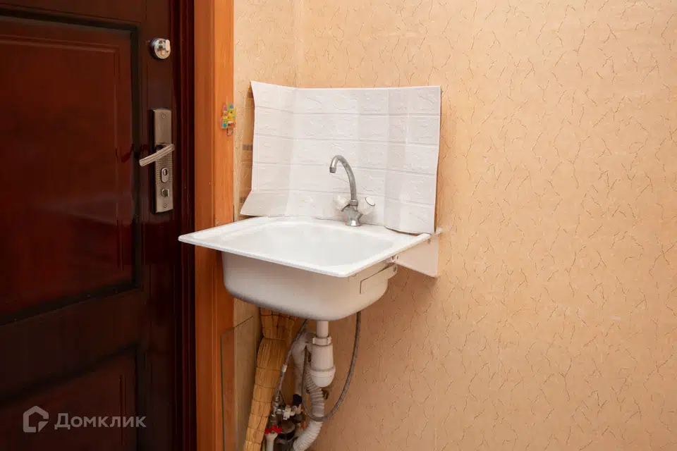 Продаётся комната в 1-комн. квартире, 17.6 м²