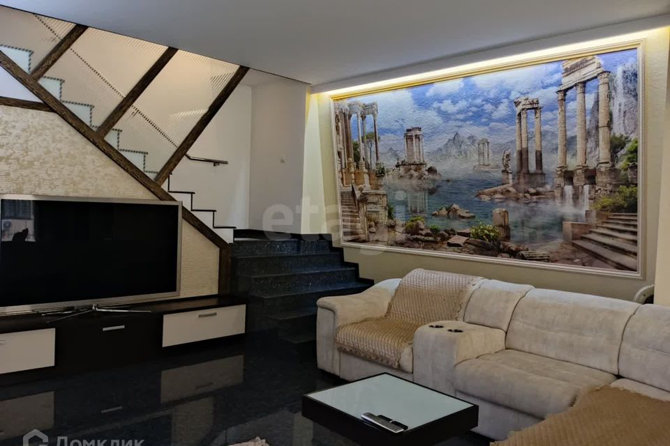 Продаётся 3-комнатная квартира, 177.1 м²