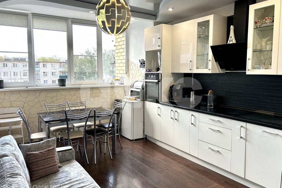 Продаётся 3-комнатная квартира, 87 м²