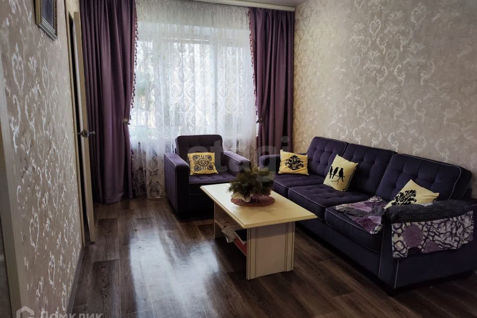Продаётся 3-комнатная квартира, 42.1 м²