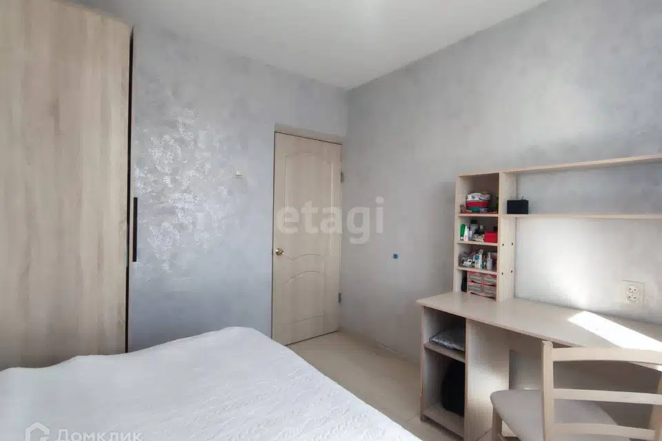 Продаётся 4-комнатная квартира, 70.9 м²