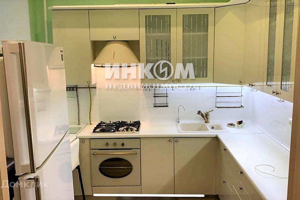 Продаётся 4-комнатная квартира, 100 м²