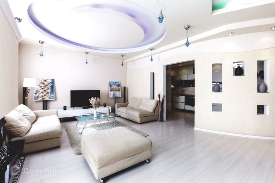 Продаётся 4-комнатная квартира, 155 м²