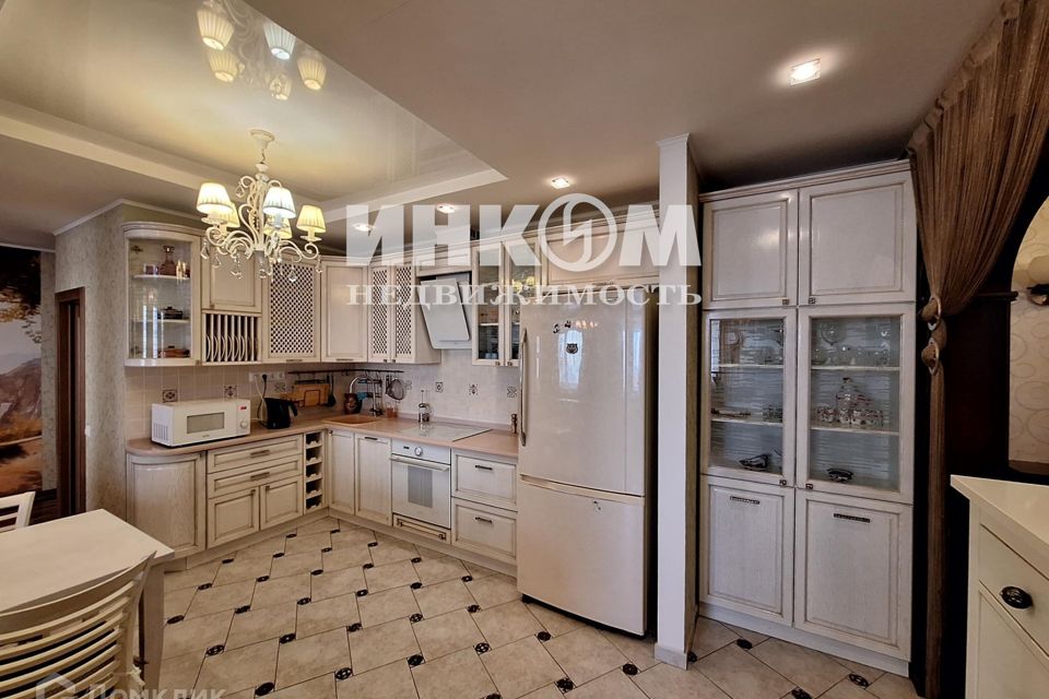 Продаётся 3-комнатная квартира, 97.9 м²