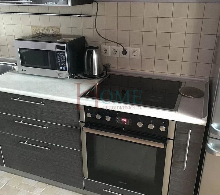 Сдаётся 2-комнатная квартира, 75 м²