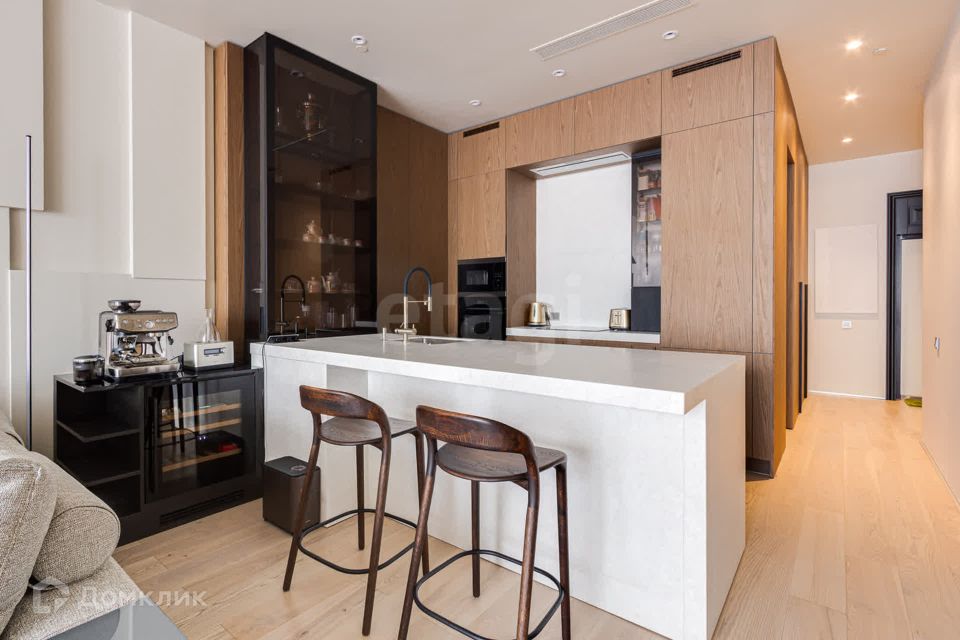 Продаётся 2-комнатная квартира, 98 м²
