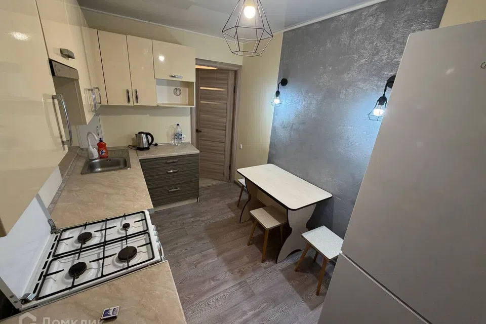 Продаётся 3-комнатная квартира, 51.5 м²