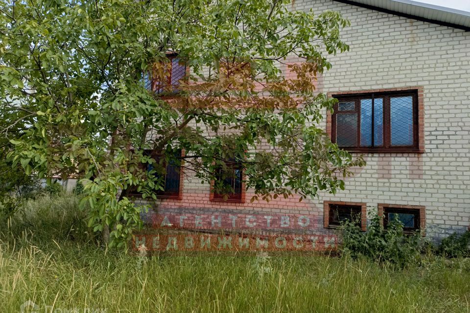 Продаётся 3-этажный дом, 320 м²