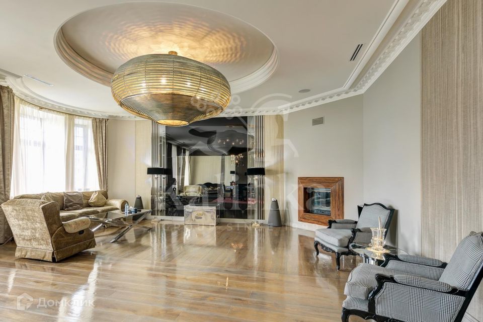 Продаётся 5-комнатная квартира, 245.9 м²