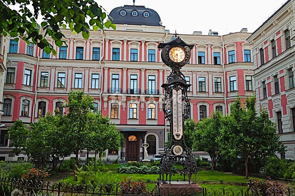Продаётся 6-комнатная квартира, 167.9 м²
