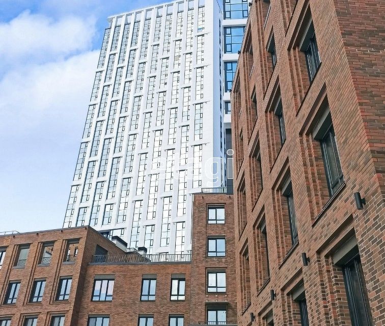 Продаётся 4-комнатная квартира, 100 м²
