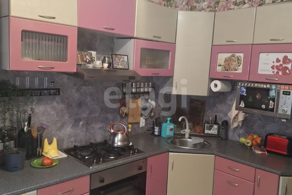 Продаётся 3-комнатная квартира, 63.9 м²
