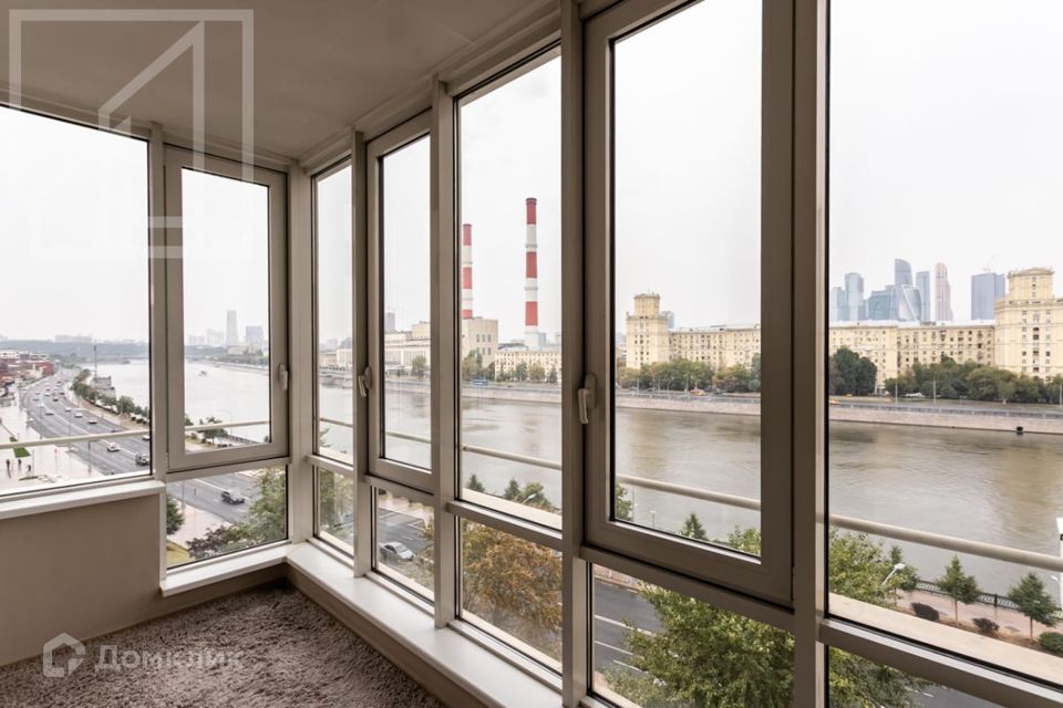 Сдаётся 3-комнатная квартира, 140 м²