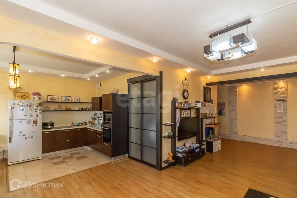 Продаётся 3-комнатная квартира, 108.4 м²