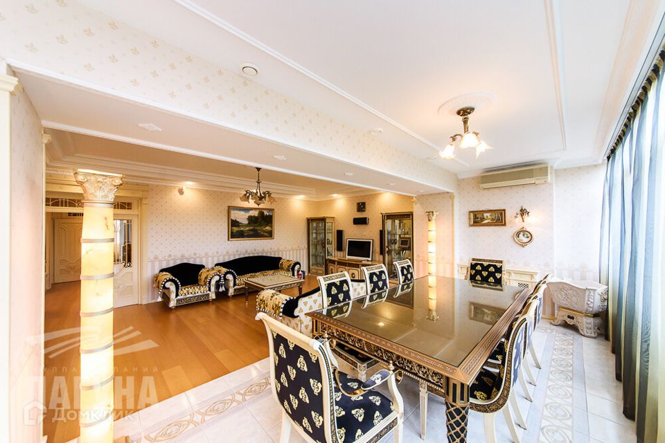 Продаётся 3-комнатная квартира, 153.9 м²