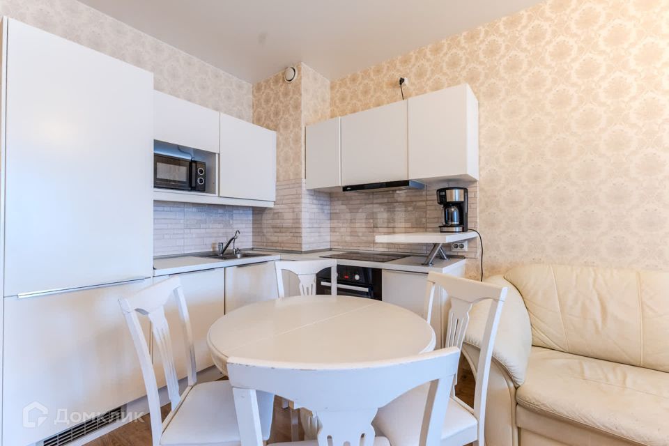 Продаётся 1-комнатная квартира, 49.6 м²