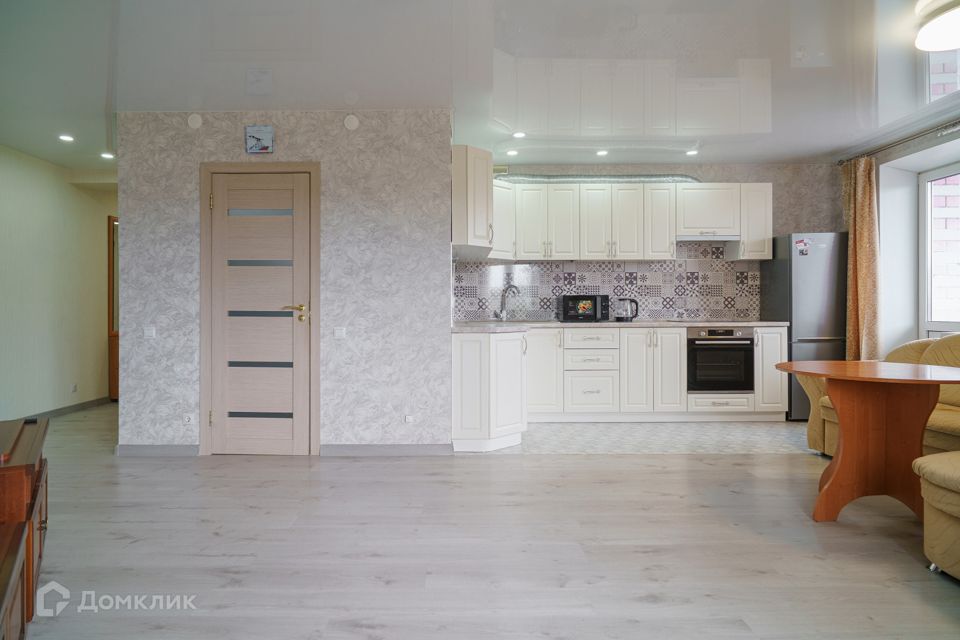 Сдаётся 2-комнатная квартира, 64.2 м²