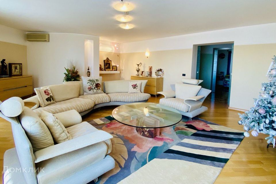 Продаётся 6-комнатная квартира, 293 м²