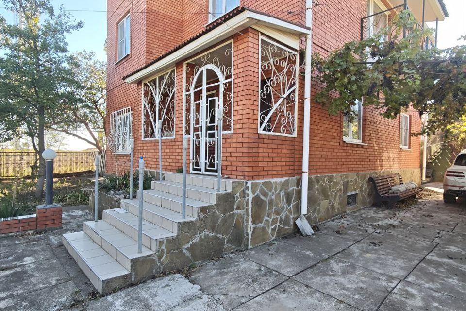 Продаётся 2-этажный дом, 199.5 м²