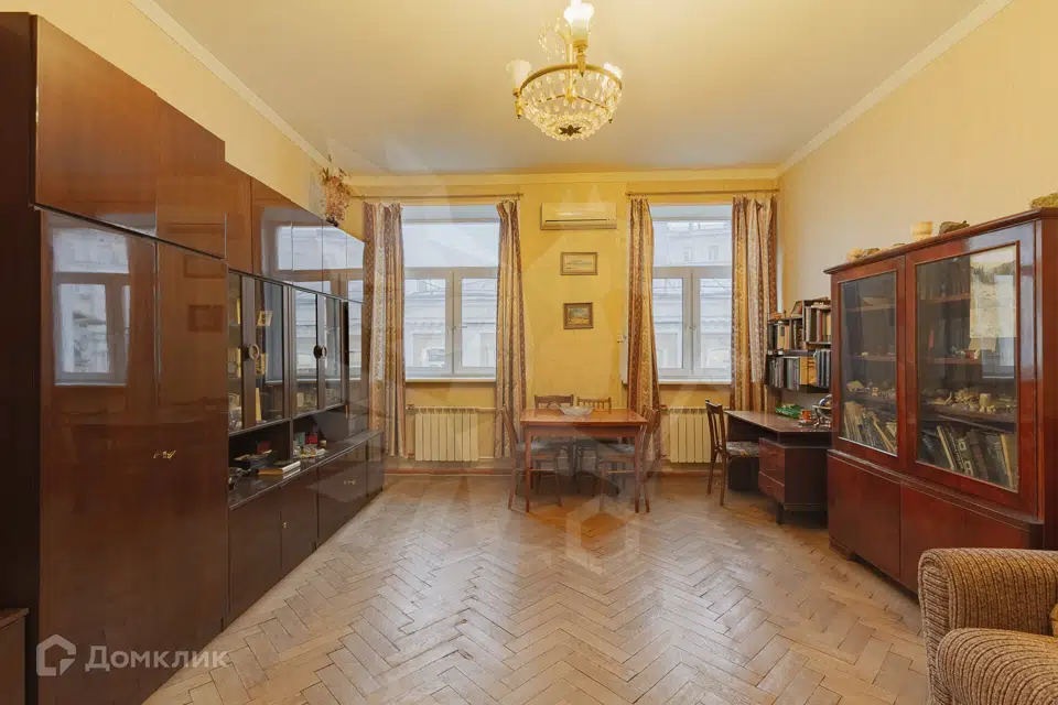 Продаётся 3-комнатная квартира, 105 м²