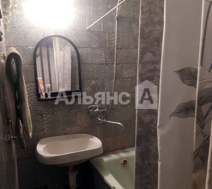 Продаётся 4-комнатная квартира, 61.1 м²