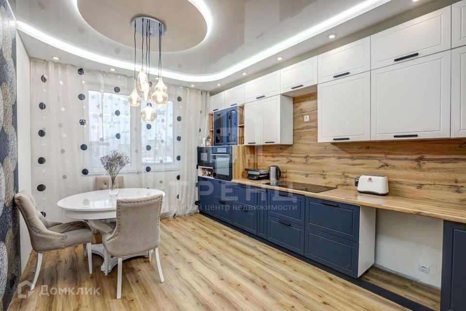 Продаётся 4-комнатная квартира, 154.69 м²