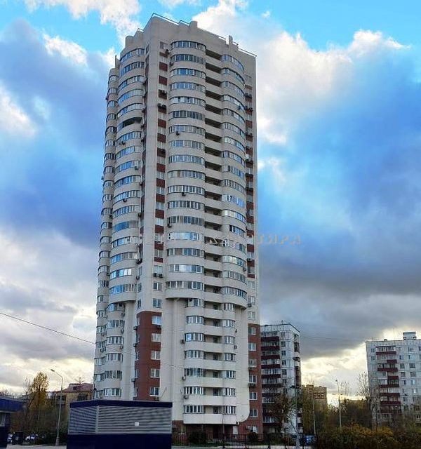 Продаётся 3-комнатная квартира, 105.3 м²