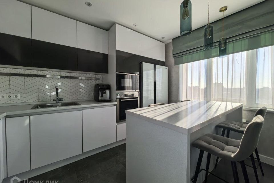 Продаётся 3-комнатная квартира, 93 м²