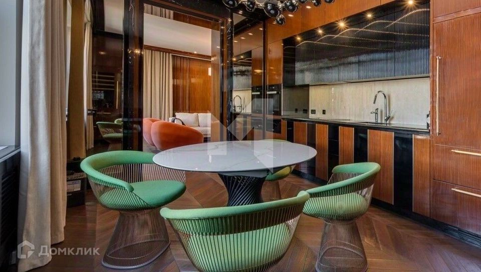 Продаётся 3-комнатная квартира, 137.4 м²