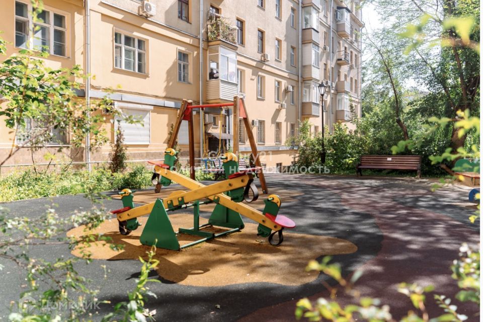 Продаётся 4-комнатная квартира, 100 м²
