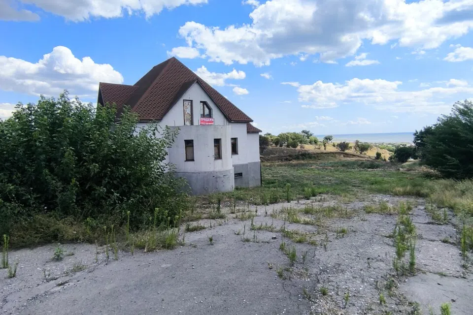 Продаётся 3-этажный дом, 297.3 м²
