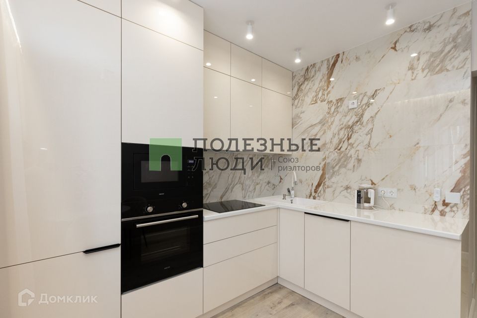 Продаётся 1-комнатная квартира, 42 м²