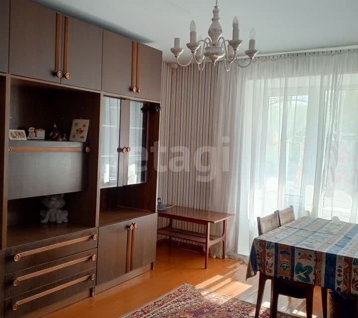 Продаётся 4-комнатная квартира, 75.6 м²