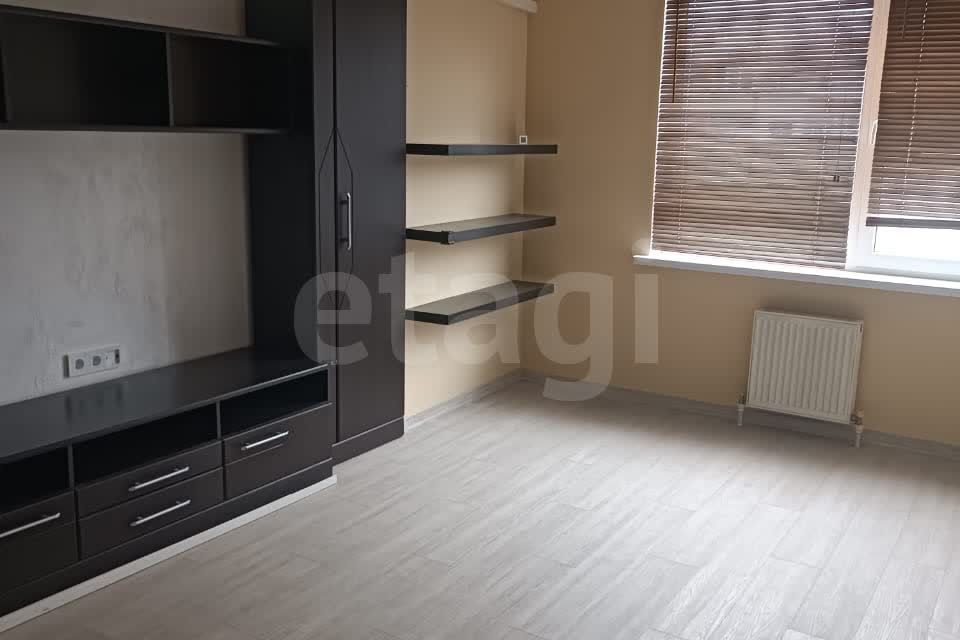 Продаётся 1-комнатная квартира, 37.7 м²